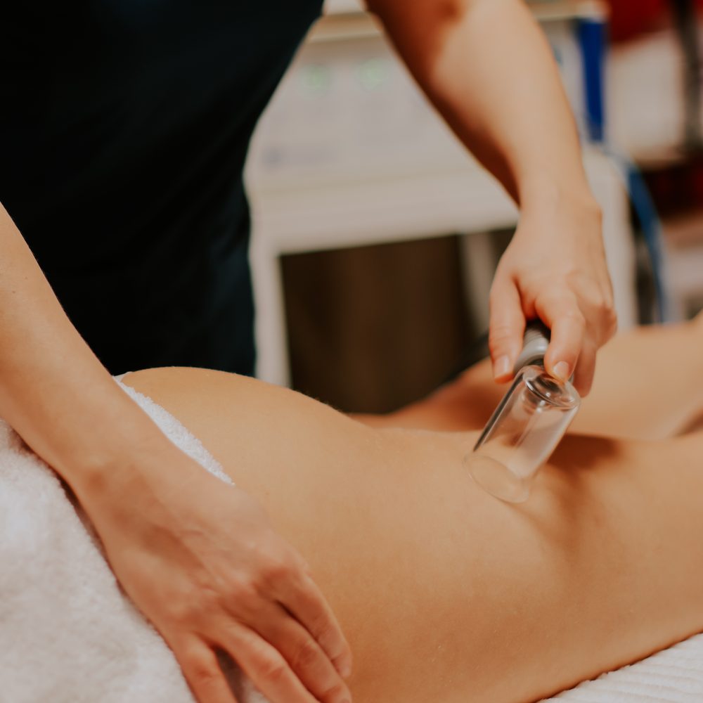 Vakuuma masāžas procedūra salonā Magnolija